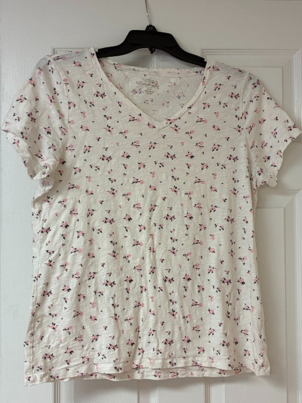 Sonoma XL Floral Cotton T-Shirt, V-Neck, Cream w Pink Flowers, Lightweight